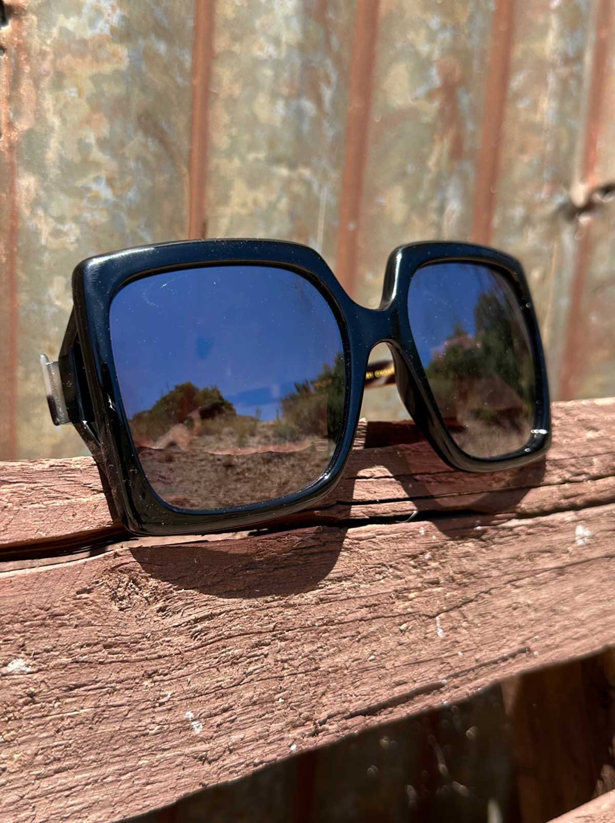 Square Sunglasses in Black & Oatmeal | Jessica Simpson Accessories