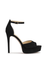 Sohilea Platform in Black | Jessica Simpson Women