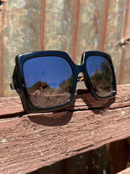 Square Sunglasses in Black & Oatmeal | Jessica Simpson Accessories